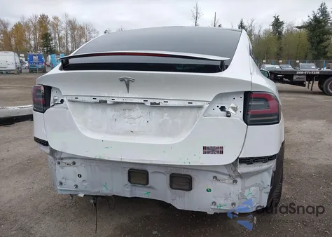 2022 Tesla Model X Plaid Tri Motor All-Wheel Drive z USA, uszkodzony, nr VIN 7SAXCBE62NF336596
